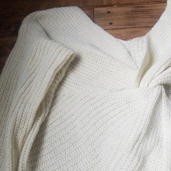Boutique Sweater in Eggshell S/M - Picture 4 of 4